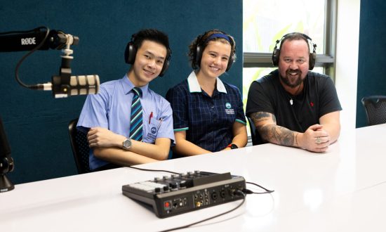 Flinders Year 9 students Tristan and Lucy with radio host and Old Flinderian Sam Coward at the college in October 2023